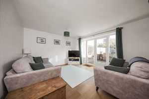 Sittingroom- click for photo gallery